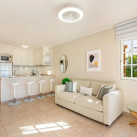 Oasi La Caleta * アデヘ